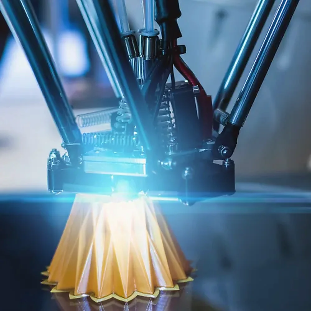 Lampada dal design complesso realizzata in stampa 3D